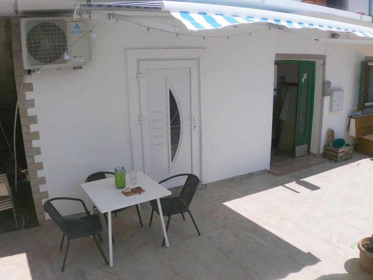Apartman Kevin Karlobag Kültér fotó
